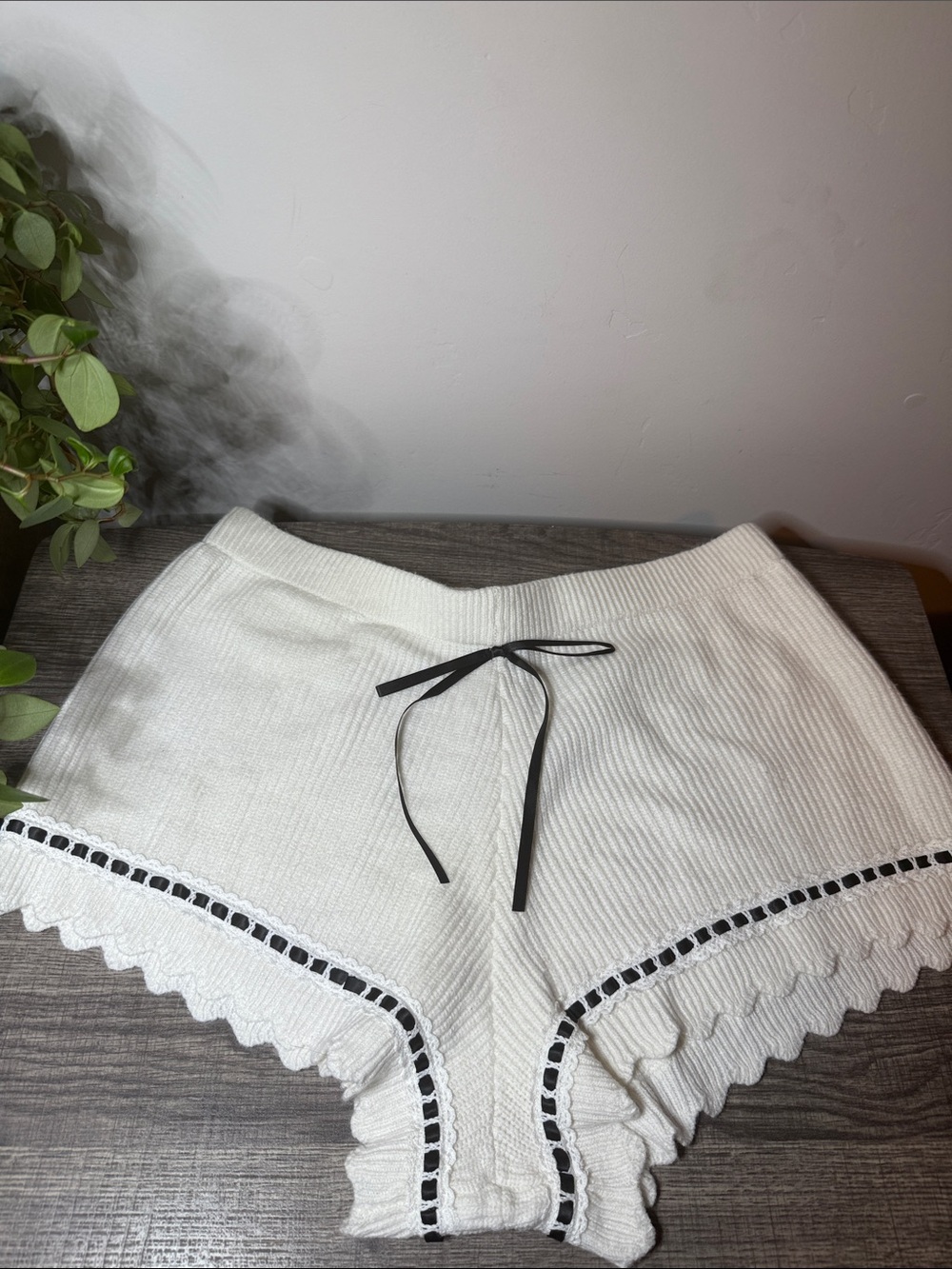 Wild Fable Cream Ribbed Knit Lounge Shorts Womens Large Ruffle Bow